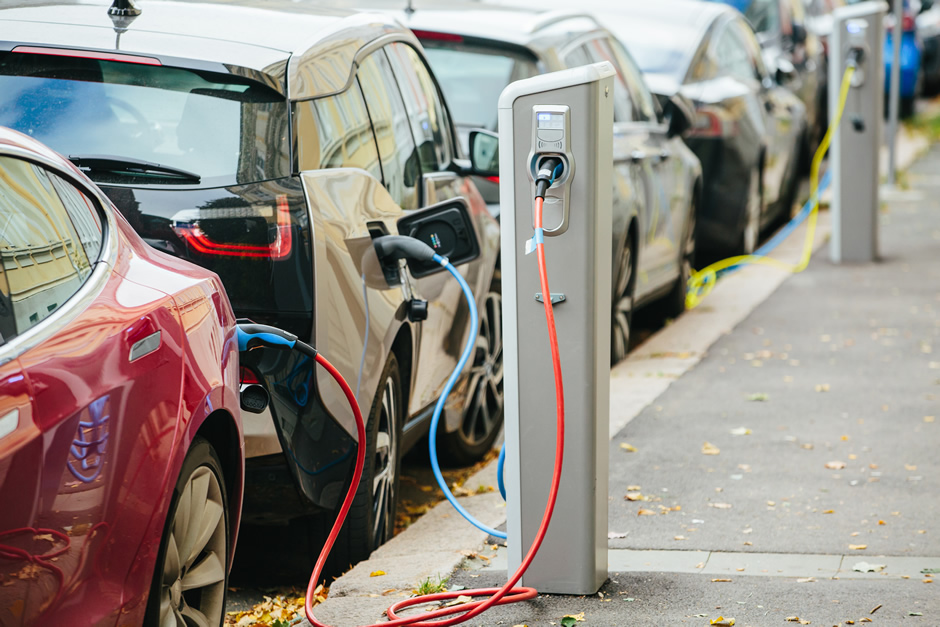 Electric vehicles changing on street parking with graphical user interface