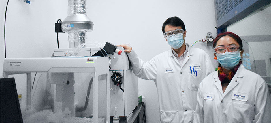 Members of Dalton Pharma’s staff on-site at their state-of-the-art manufacturing facilities.