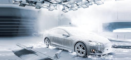 L’énorme soufflerie aérodynamique climatique du centre d’excellence